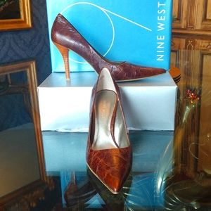 NineWest Pumps 6M Brown distressed leather pointed toe